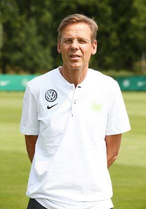 Dr Gunter Wilhelm Team Physician Sport Football Soccer DFL first 1 Bundesliga Men Season 2018 2019 20 07 2018 VfL Wolfsburg Team portrait Portrait date Squad Portrait Presentation Presentation Press event