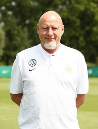 Physiotherapist Jörg Drill Sport Football Soccer DFL first 1 Bundesliga Mens Season 2018 2019 20 07 2018 VfL Wolfsburg Team photo Portrait date Squad Portrait Presentation Presentation Press event