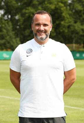 Chiropractor Alexander Steinbrenner Sport Football Soccer DFL first 1 Bundesliga Mens Season 2018 2019 20 07 2018 VfL Wolfsburg Team portrait Portrait date Squad Portrait Presentation Presentation Press event