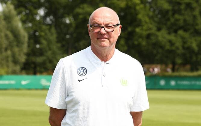Teammate Heribert Rüttger Sport Football Soccer DFL first 1 Bundesliga Mens Season 2018 2019 20 07 2018 VfL Wolfsburg Team portrait Portrait date Squad Portrait Presentation Press event