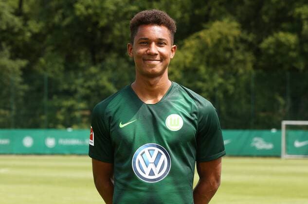 Ohis Felix Uduokhai Sport Football Soccer DFL first 1 Bundesliga Mens Season 2018 2019 20 07 2018 VfL Wolfsburg Team portrait Portrait date Squad Portrait Presentation Presentation Press event