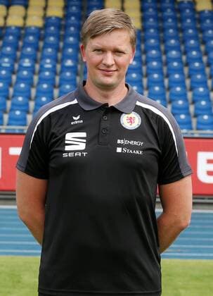 Team Manager Holm Stelzer Eintracht Braunschweig
