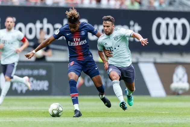 Austria Klagenfurt 21 07 2018 International Champions Cup Paris Saint Germain Bayern Munich Christopher Nkunku PSG and Juan Bernat FCB in a duel DeFodi507