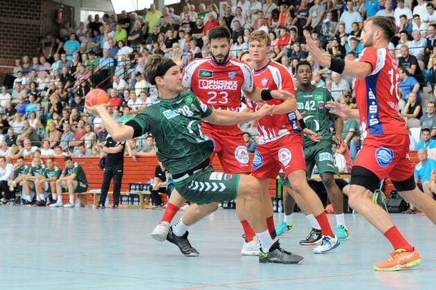 Erik Schmidt Fuechse Berlin 28 against Tim Suton TBV Lemgo 23 Handball Mens Preparatory Tournament Esslinger Markplatzturniers Final 21 07 2018 Photo TBaur Eibner Fuechse Berlin vs TBV Lemgo Esslingen Copyright: xEIBNER TobiasxBaurx EP_TBR