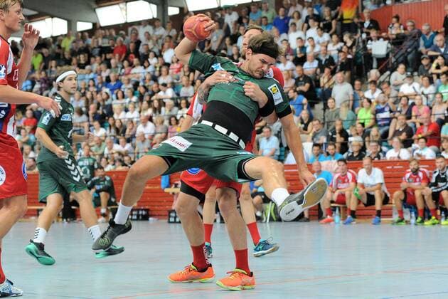 Erik Schmidt Fuechse Berlin 28 against Fabian van Olphen TBV Lemgo 10 Handball Mens Preparatory Tournament Esslinger Markplatzturniers Final 21 07 2018 Photo TBaur Eibner Fuechse Berlin vs TBV Lemgo Esslingen Copyright: xEIBNER TobiasxBaurx EP_TBR