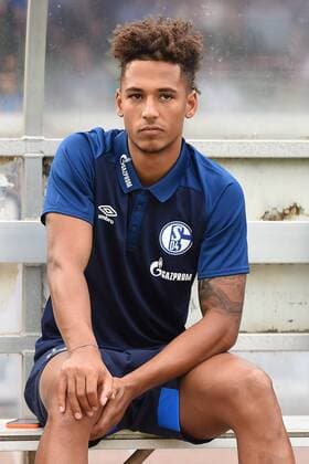Fußball Testspiel Schwarz-Weiß Essen - FC Schalke 04 am 21.07.2018 im Uhlenkrugstadion in Essen Thilo Kehrer ( Schalke ) *** Football Test match Schwarz Weiß Essen FC Schalke 04 am 21 07 2018 in the Uhlenkrugstadion in Essen Thilo Kehrer Schalke xRx
