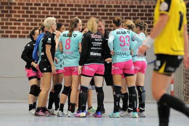 Time Out TusSies TusSies Metzingen Handball league match Preparation Esslinger Markplatzturniers 21 07 2018 Photo TBaur Eibner TusSies Metzingen vs. Schwaben Hornets Nellingen Esslingen Copyright: xEIBNER TobiasxBaurx EP_TBR