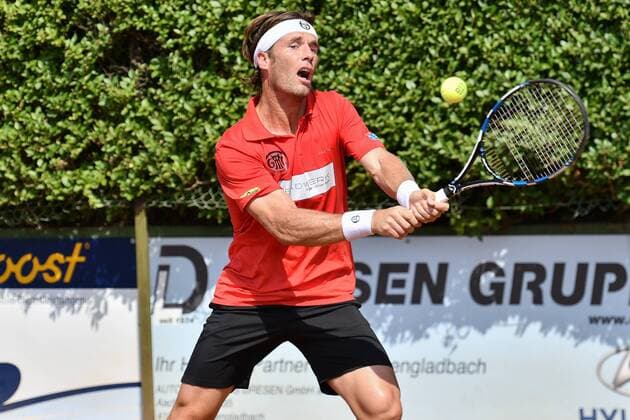 GER 1 Tennis Point Bundesliga Men Badwerk Gladbacher HTC vs HTC Blue White Krefeld e V 22 07 2018 Badwerk Gladbacher HTC GER 1 TP BL Badwerk Gladbacher HTC vs HTC Blue White Krefeld e V in the picture Gimeno Traver Daniel ESP on the backhand nph Mauelshagen nph00321