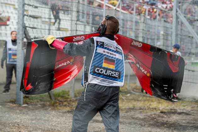 Motorsport Formula 1 Season 2018 2019 Race on Sunday 22 07 2018 at the Hockenheimring in Hockenheim Germany The damaged car of Sebastian Vettel Scuderia Ferrari is transported away Copyright: xInderliedx