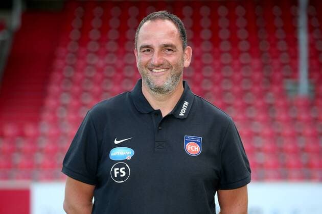 Coach Frank Schmidt 1 FC Heidenheim 1 FC Heidenheim 2 Bundesliga Portraettermin 2018 2019 1 FC Heidenheim 2 Bundesliga Portraettermin 2018 2019 060 07 18 Heidenheim Copyright: xLangerx xEibner-Pressefotox EP_HLR