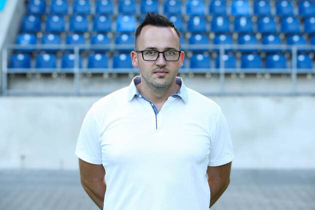 Press Officer Norman Seidler 1 FC Magdeburg 2 BL PortraÌttermin 2018 2019 Official Photo Session 1 FC Magdeburg at the MDCC Arena in Magdeburg Portrait Portrait Germany Football Mann Maenner GER 23 07 2018