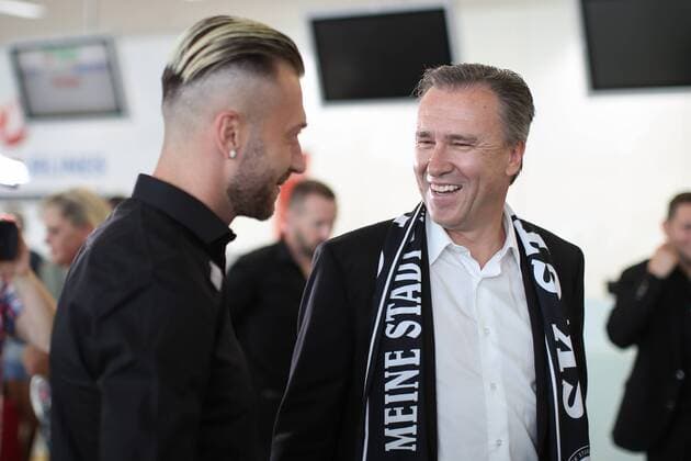 SOCCER - CL, Ajax vs Sturm, preview GRAZ,AUSTRIA, 24.JUL.18 - SOCCER- UEFA Champions League, Ajax Amsterdam vs Sturm Graz, preview. Image shows Peter Zulj and president Christian Jauk (Sturm). GEPAxpictures xChristianxWalgram