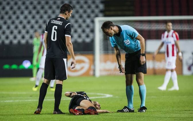 24th July 2018, Rajko Mitic Stadium, Belgrade, Serbia; UEFA Champions League, second qualifying round, 1st leg, Red Star Belgrade versus FK Suduva; Referee Bastian Dankert of Germany talks with Giedrius Matulevicius of Suduva after he goes down injured  ActionPlus12050282 NikolaxKrstic