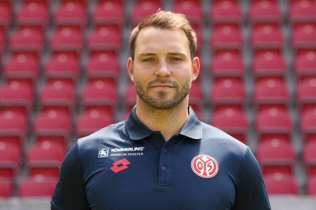 NICO HOELZEL PHYSIOTHERAPEUT 1. FSV MAINZ 05 FUSSBALL, GER, 1.BL, PORTRAETTERMIN 2018 2019, 