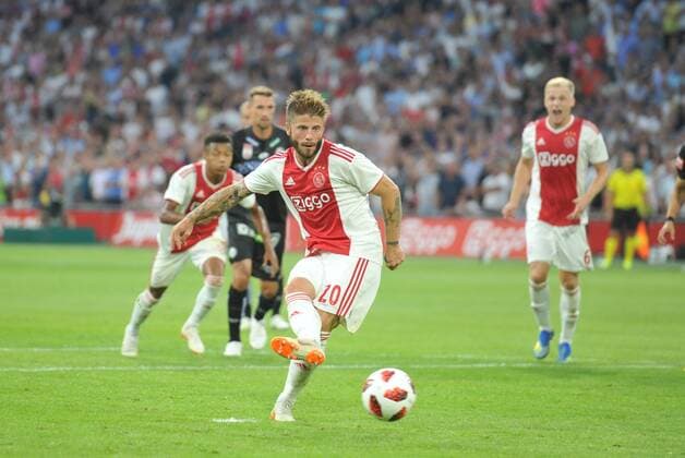 Sport Bilder des Tages Champions League Ajax Amsterdam vs Sturm Graz Amsterdam The Netherlands 25th July 2018 Champions League Ajax Amsterdam vs Sturm Graz Ajax penalty in the second half. Lasse Schon scores Ajax s second. 