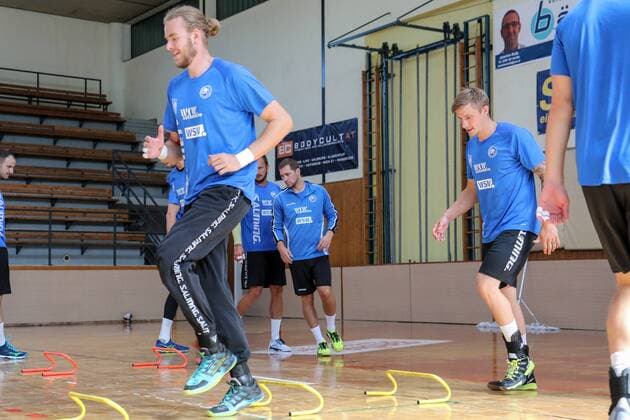 Fabian Gutbrod 22 Bergischer HC in front of Linus Arnesson 24 Bergischer HC training Training camp Bergischer HC Day 2 Handball 1 Bundesliga 26 07 18 Köflach Austria Sporthalle Köflach Copyright: xdnet_thex