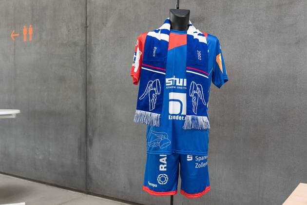 The new jersey HBW Balingen Weilstetten Handball 2 Bundesliga Public Training 2018 2019 26 07 2018 HBW Balingen Weilstetten Handball 2 Bundesliga Public Training 2018 2019 26 07 2018 Balingen Copyright: xEIBNER SaschaxWaltherx EP_SWA