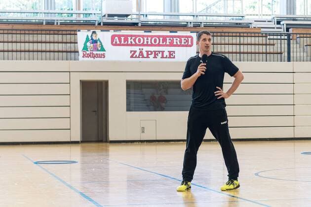 Explanation of the Traimningsablauf HBW Balingen Weilstetten Handball 2 Bundesliga Public Training 2018 2019 26 07 2018 HBW Balingen Weilstetten Handball 2 Bundesliga Public Training 2018 2019 26 07 2018 Balingen Copyright: xEIBNER SaschaxWaltherx EP_SWA