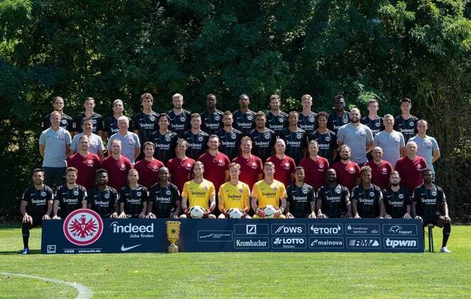 26 07 2018 xjhx Football 1 Bundesliga Eintracht Frankfurt Photo contest Season 2018 2019 Team photo Portrait date 2018 2019 emspor 4 Top row from left to right Goncalo Paciencia 39 Branimir Hrgota 31 Carlos Salcedo 13 Lucas Torro 16 Marco Russ 23 Evan Obite Ndicka 2 Sbastien Haller 9 David Abraham 19 Noel Knothe 35 Danny Da Costa 24 Marijan Cavar 42 Daichi Kamada 40 3 row from left to right Adi Hütter boss coach Christian Peintinger assistant coach Armin Reutershahn coach Makoto Hasebe 20 Luca Jovic 8 Danny Blum 7 Simon Falette 3 Timothy Chandler 22 Deji Beyreuther 26 Martin Spohrer Athletic Trainer Moppes Petz Goalkeeping Coach Markus Murrer Athletic Trainer 2 Series left to right Thomas Westphal Head of Game Operations Christoph Preuß Team Manager Sebastian Zelichowski Head of Analysis Sport Technology Koichi Kurokawa Medical Department Patrick Kux Physiotherapist Thomas Stubner Pysiotherapist Osteopath Maik Liesbrock Physiotherapist Osteopath Dr Christoph Seeger Ma Doctor of Medicine Dr Wulf Schwietzer Team Doctor Franco Lionti Materials Manager Igor Simonov Materials Manager 1 row from left to right Marco Fabian 10 Nicolai Müller 27 Nelson Mandela Mbouhom 32 Mijat Gacinovic 11 Gelson Fernandes 5 Felix Wiedwald 29 Frederik Rönnow 1 Jan Zimmermann 37 Allan Rodrigues de Souza 28 Jetro Willems 15 Jonathan De Guzm ‡ n 6 Marc Stendera 21 Taleb Tawatha 33 There is a lack of holiday after World Cup finals Ante Rebic Frankfurt am Main