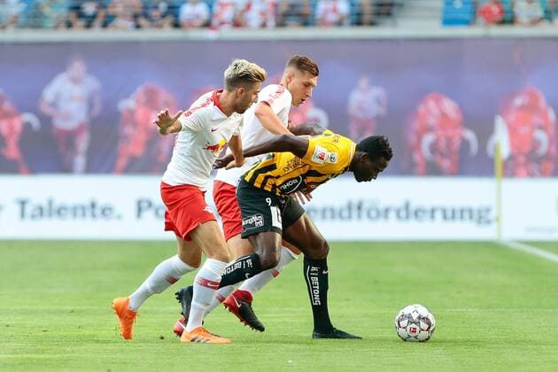 26 07 2018 xtgx Soccer Europa League Qualification 2 Round RB Leipzig BK Haecken emspor v Kevin Kampl Leipzig 44 Willi Orban Leipzg Alhassan Kamara Haecken 9 duel fight tackle Leipzig