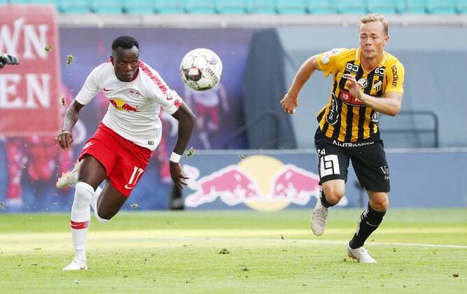 RB Leipzig BK Haecken Soccer Euro League Qualifiers Leipzig 26 07 2018 Red Bull Arena Soccer UEFA Cup Qualification UEFA Champions League RB Leipzig vs BK Häcken SWE Pictured l Bruma 17 RB Leipzig and Adam Andersson 28 Häcken