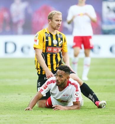 RB Leipzig BK Haecken Soccer Euro League Qualifiers Leipzig 26 07 2018 Red Bull Arena Soccer UEFA Euro League Qualification 2 Round First leg RB Leipzig vs. BK Häcken In the picture from the front Matheus Cunha 20 RB Leipzig and Kari Arkivuo 15 Häcken