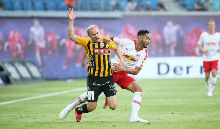 RB Leipzig BK Haecken Soccer Euro League Qualifiers Leipzig 26 07 2018 Red Bull Arena Soccer UEFA Euro League Qualification 2 Round First leg RB Leipzig vs BK Hacken In the picture from the left Kari Arkivuo 15 Hacken and Matheus Cunha 20 RB Leipzig