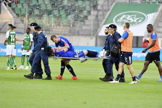 26 07 2018 St Gallen Switzerland Football Men Season 2018 2019 Europaleague Qualifying St Gallen Sarpsborg 08 FF In the picture Tobias Heintz Sarpsborg on the stretcher single image action