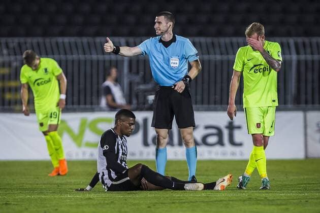 26th July 2018, Partizan Stadium, Belgrade, Serbia; UEFA Europa League 2nd qualifying round, 1st leg, FK Partizan versus FK Trakai; Referee Georgi Kabakov of Bulgaria gestures as Ricardo of Partizan is injured  ActionPlus12050688 NikolaxKrstic