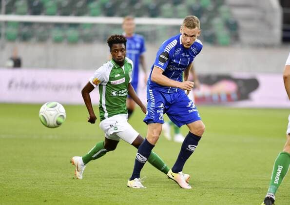 26 07 2018 St Gallen Switzerland Football Mens Season 2018 2019 Europaleague Qualifiers FC St Gallen Sarpsborg 08 FF Majeed Ashimeru FC St Gallen vs. Jon Helge Tveita Sarpsborg Two-man action