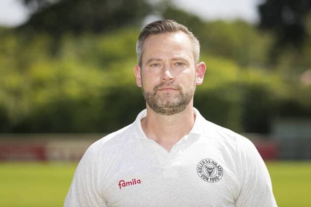 Head Physiotherapy Tim Hoeper KSV Holstein Kiel 2 BL PortraÌttermin 2018 2019 Kiel Schleswig Holstein Germany CITTI FOOTBALL PARK Copyright: xAgentur54GradFelixxKoenigx