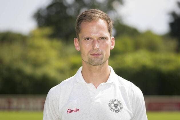 Athletiktrainer Tim Soerensen KSV Holstein Kiel 2 BL PortraÌttermin 2018 2019 Kiel Schleswig Holstein Germany CITTI FOOTBALL PARK Copyright: xAgentur54GradFelixxKoenigx