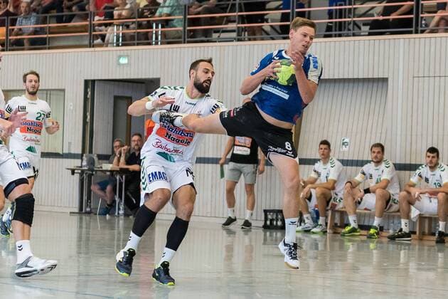 Tim Kneule Frisch On Goeppingen 04 Marc Breckel VfL Pfullingen 08 FRESH ON Goeppingen vs VfL Pfullingen 24 Sparkassen Cup Handballl DKB Men 1 Bundesliga 3 League Season 18 19 GER 27 07 2018 FRESH ON Goeppingen vs VfL Pfullingen 24 Sparkassen Cup Handballl DKB Men 1 Bundesliga 3 Liga Season 18 19 GER 27 07 2018 Altensteig Copyright: xEIBNER WolfgangxFrankx EP_WFK