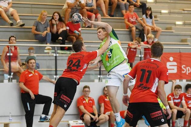 Lars Weisgerber HSG Wetzlar at an attack Sparkassen Cup Altensteig TSV Altensteig vs HSG Wetzlar Handball 27 07 2018 Sparkassen Cup Altensteig TSV Altensteig vs HSG Wetzlar Handball 27 07 2018 Altensteig Copyright: xEIBNER Florian_Schustx EP_SCHUST
