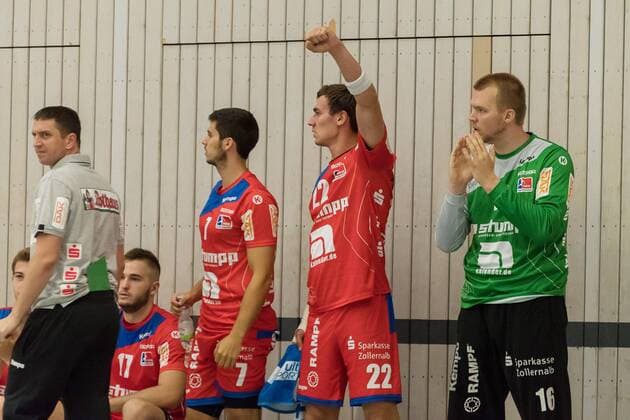 Jannik Hausmann HBW Balingen Weilstetten 07 Jona Schoch HBW Balingen Weilstetten 22 Jona Schoch HBW Balingen Weilstetten 22 HBW Balingen Weilstetten 24 HC Erlangen 24 Sparkassen Cup Handballl DKB Men 2 Bundesliga 1 Bundesliga Season 18 19 GER 27 07 2018 HBW Balingen Weilstetten HC Erlangen 24 Sparkassen Cup Handballl DKB Men 2 Bundesliga 1 Bundesliga Season 18 19 GER 27 07 2018 Altensteig Copyright: xEIBNER WolfgangxFrankx EP_WFK