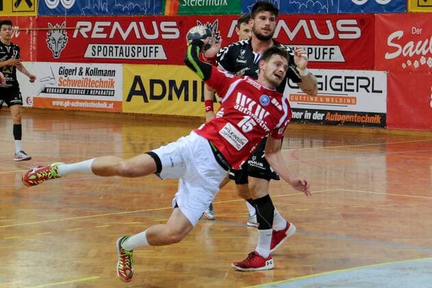 Milan Kotrc 15 Bergischer HC at throw HSG REMUS Bärnbach Köflach vs Bergischer HC Handball Test match 1 Bundesliga 27 07 18 Köflach Lipizanerheimat Austria Sports hall Bärnbach Copyright: xdnet_thex