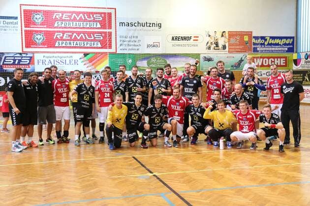 Final photo with the teams of the HSG Bärnbach Köflach and the Bergisch HC HSG REMUS Bärnbach Köflach vs Bergischer HC Handball Test match 1 Bundesliga 27 07 18 Köflach Lipizanerheimat Austria Sporthalle Bärnbach Copyright: xdnet_thex