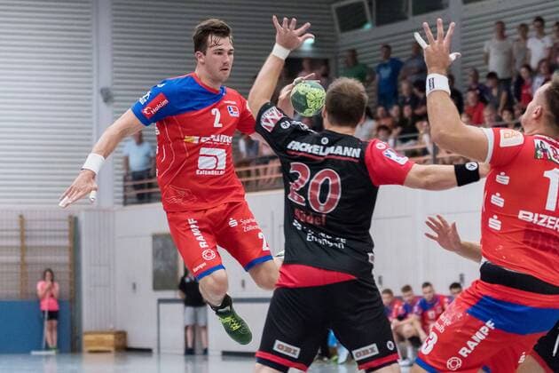 HSV Balingen Weilstetten 02 Nico Buedel HC Erlangen 20 HBW Balingen Weilstetten HC Erlangen 24 Sparkassen Cup Handballl DKB Men 2 Bundesliga 1 Bundesliga Season 18 19 GER 27 07 2018 HBW Balingen Weilstetten HC Erlangen 24 Sparkassen Cup Handballl DKB Men 2 Bundesliga 1 Bundesliga Season 18 19 GER 27 07 2018 Altensteig Copyright: xEIBNER WolfgangxFrankx EP_WFK