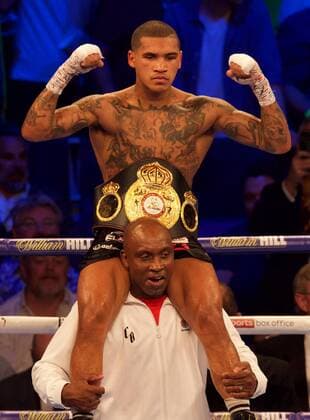 Sport Themen der Woche KW30 Sport Bilder des Tages Conor Benn v Cedric Peynaud Connor Benn celebrates his points win over Cedric Peynaud with his father Nigel during the vacant WBA Continental Welterweight Championship contest at the O2 Arena, London Content Not Available For UK Newspapers Copyright: xAlanxStanfordx FIL-12084-0002