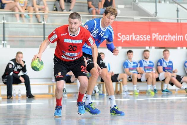 Mario Kalaica Mandic TSV Altensteig 20 vs Micha Thiemann VfL Pfullingen 14 Handball Mens Preparatory Tournament 54 Sparkassen Cup Altensteig Playoffs at Platz7 29 07 2018 Photo TBaur Eibner TSV Altensteig vs VfL Pfullingen Esslingen Copyright: xEIBNER TobiasxBaurx EP_TBR