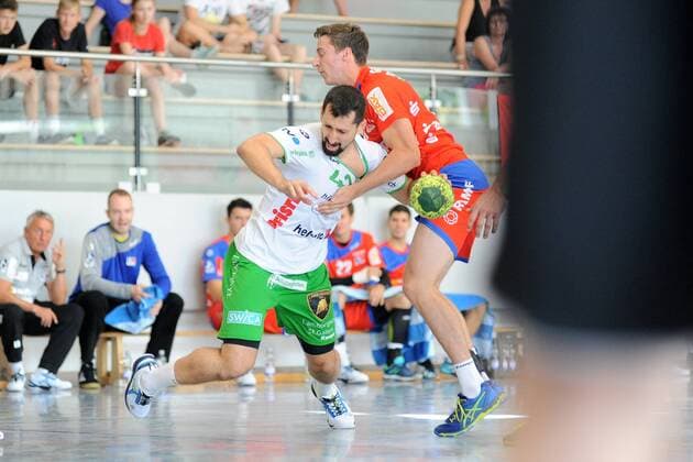 Igor Milovic TSV Otmar St Gallen 41 vs Lukas Saueressig HBW Balingen Weilstetten 26 Handball Mens Preparatory Tournament 54 Sparkassen Cup Altensteig Playoffs at Platz5 29 07 2018 Photo TBaur Eibner TSV Otmar St Gallen vs. HBW Balingen Weilstetten Esslingen Copyright: xEIBNER TobiasxBaurx EP_TBR