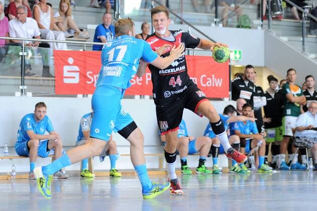 Christoph Steinert HC Erlangen 44 against Samuel Roethlisberger TVB 1898 Stuttgart 17 Handball Mens Preparatory Tournament 54 Sparkassen Cup Altensteig match for Platz3 29 07 2018 Photo TBaur Eibner HC Erlangen vs TVB 1898 Stuttgart Esslingen Copyright: xEIBNER TobiasxBaurx EP_TBR