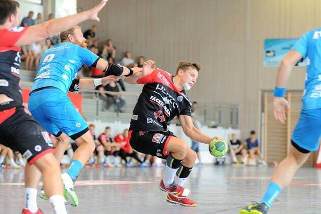 Christoph Steinert HC Erlangen 44 against Manuel Spaeth TVB 1898 Stuttgart 9 Handball Mens Preparatory Tournament 54 Sparkassen Cup Altensteig match for Platz3 29 07 2018 Photo TBaur Eibner HC Erlangen vs. TVB 1898 Stuttgart Esslingen Copyright: xEIBNER TobiasxBaurx EP_TBR