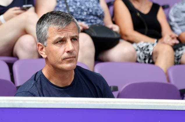 GER 2 Bundesliga Test match FC Erzgebirge Aue vs. FC Schalke 04 29 07 2018 Aue Sparkasse Erzgebirgsstadion GER Aue 2 Bundesliga Season 2018 2019 Friendly Match FC Erzgebirge Aue vs. FC Schalke 04 im Bild Coach Jens Härtel Magdeburg in the stands