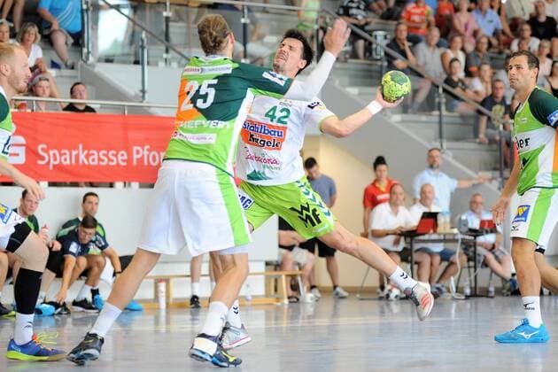 Nemanja Zelenovic FrischAuf Goeppingen 42 vs Olle Forsell Schefvert HSG Wetzlar 25 Handball Mens Preparatory Tournament 54 Sparkassen Cup Altensteig Game to Final 29 07 2018 Photo TBaur Eibner FrischAuf Goeppingen vs. HSG Wetzlar Esslingen Copyright: xEIBNER TobiasxBaurx EP_TBR