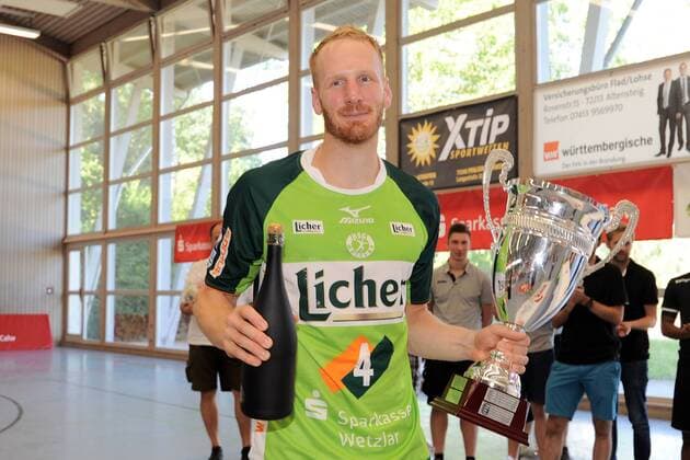 Stefan Kneer HSG Wetzlar 4 with the winners Cup Handball men Preparation tournament 54 Sparkassen Cup Altensteig Game for final 29 07 2018 Photo TBaur Eibner FrischAuf Goeppingen vs HSG Wetzlar Esslingen Copyright: xEIBNER TobiasxBaurx EP_TBR