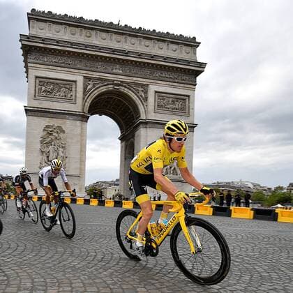 Sport Themen der Woche KW30 Sport Bilder des Tages British Geraint Thomas of Team Sky wearing the yellow jersey of overall leader passes the Arc de Triomphe during the last stage of the 105th edition of the Tour de France cycling race, 116km from Houilles to Paris, France, Sunday 29 July 2018. This year s Tour de France takes place from July 7th to July 29th. DAVIDxSTOCKMAN  x05395212x
