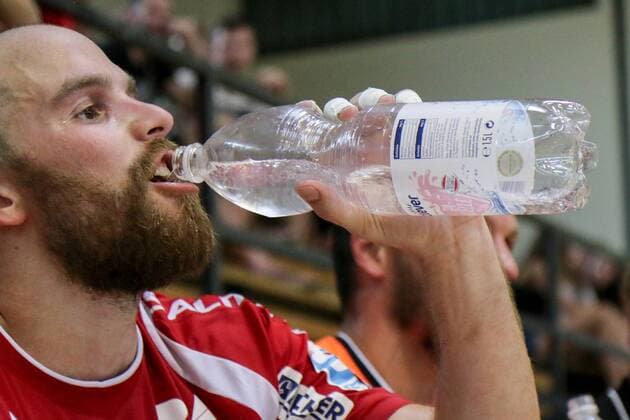 Kristian Nippes 13 Bergischer HC takes a sip from the water bottle Fivers WAT Margareten HC vs Bergischer HC Handball Test match 29 07 18 Köflach Lipizanerheimat Austria Sporthalle Köflach Copyright: xdnet_thex