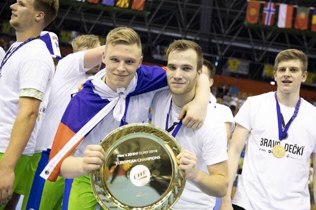 29 07 2018 Arena Zlatorog Celje SLO EHF EURO U20 France vs Slovenia Final in the picture Players of Slovenia celebrate win against France during the final match of the EHF men s handball European U20 Championship between France vs Slovenia at the Arena Zlatorog in Celje Slovenia on 2018 07 29 Celje  EX_SPIDA