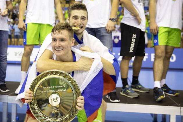 29 07 2018 Arena Zlatorog Celje SLO EHF EURO U20 France vs Slovenia Final in the picture Players of Slovenia celebrate win against France during the final match of the EHF men s handball European U20 Championship between France vs Slovenia at the Arena Zlatorog in Celje Slovenia on 2018 07 29 Celje  EX_SPIDA